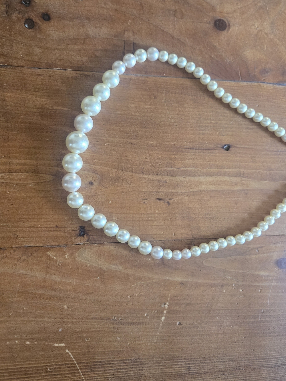 Classic Pearl Bead Necklace in Ivory